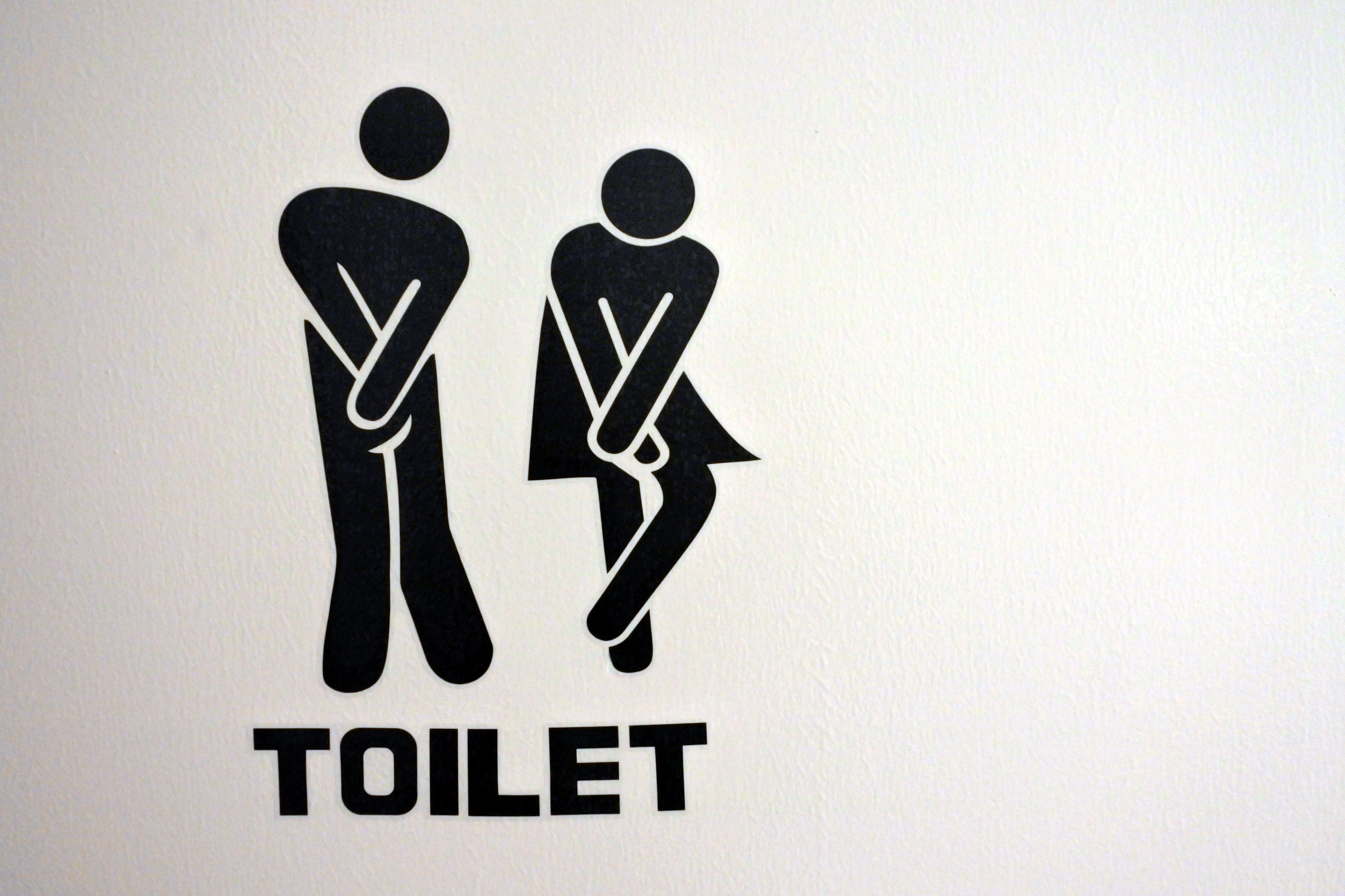 Jedním z příznaků zánětu močových cest je časté používání toalety