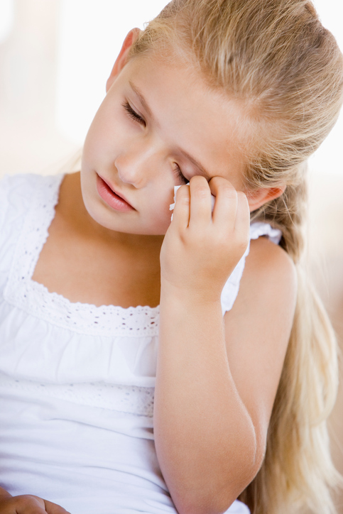 Migréna je i u dětí, děvče bolí hlava