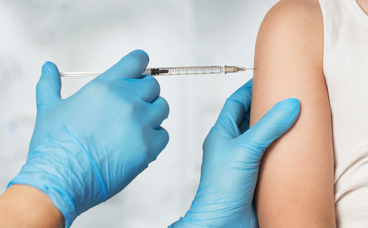 Očkování - vakcinace do ramena