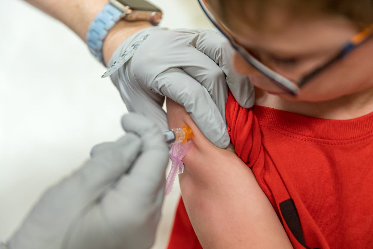 Očkování dívky proti HPV