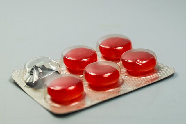 tablety na cucání při angíně