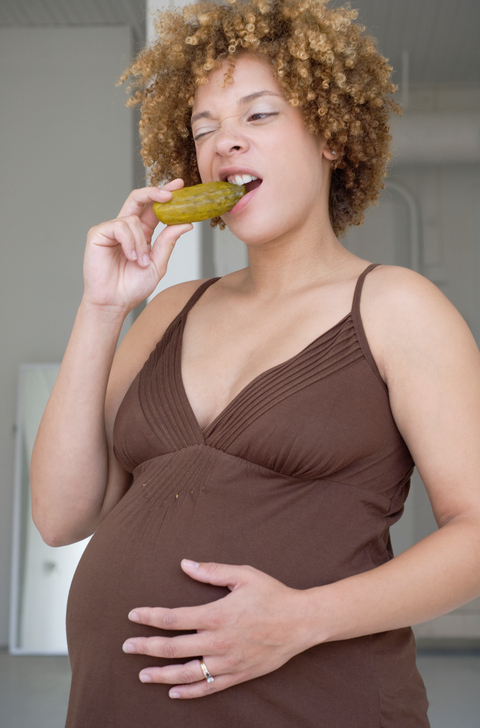 Žena má zvýšenou chuť k jídlu během těhotenství