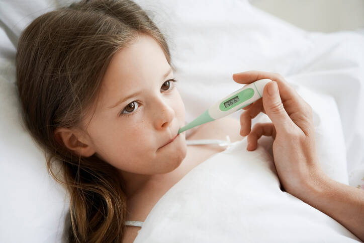 Revmatická horečka ohrožuje děti: Jaké má příčiny a jak se projevuje?
