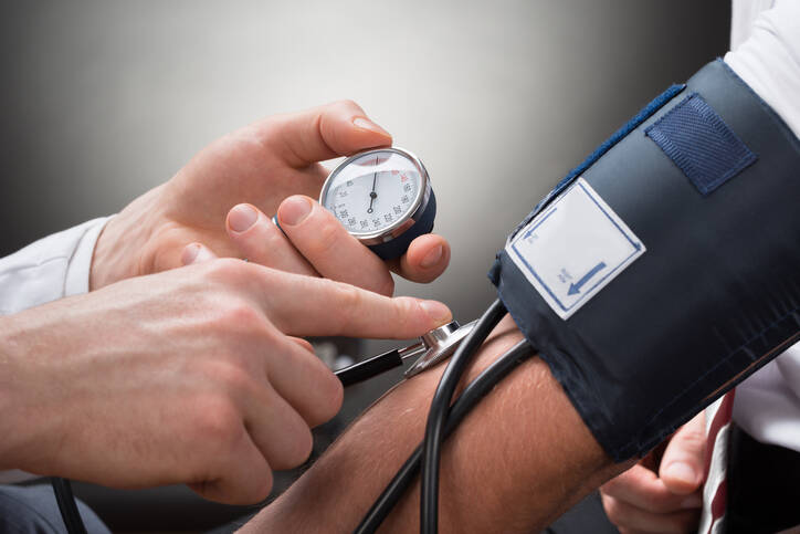 Vysoký krevní tlak: Co je to arteriální hypertenze, proč vzniká?