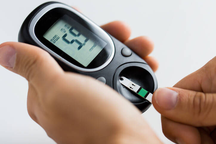 Hladina cukru v krvi: Co je normální a co je to hyper/hypoglykémie?