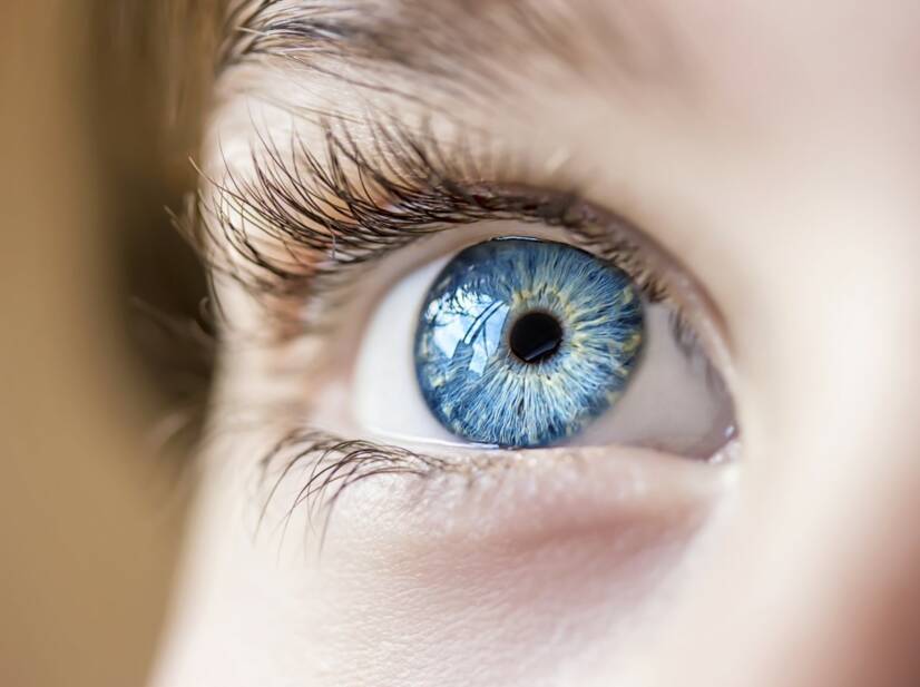 Oslepnutí na jedno oko: Co způsobuje zhoršení či ztrátu zraku?