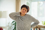 Osteochondróza: Co je to onemocnění plotének páteře a jaké má příznaky?