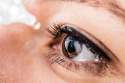 Syndrom suchého oka: Pálení a únava očí? Vyléčí suché oko kapky?