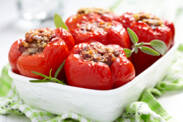 Plněné papriky připravené zdravým způsobem v troubě z krůtího masa. Už jste vyzkoušeli náš recept?