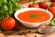 Recept na fit zdravou rajčatovou polévku se sladkými bramborami
